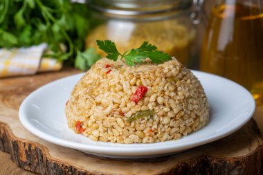 Firik 'li Bulgur pilavı (Türkçe adı; firikli bulgur pilavi)