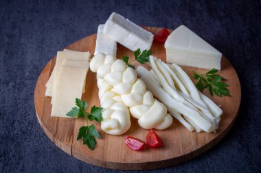 Geleneksel çeşitli peynirler, ip, örgü ve Cecil peyniri, Türk şarküteri konsepti