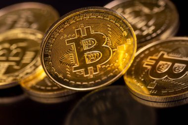 Fotoğraf Altın Bitcoins (yeni sanal para birimi)