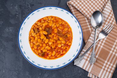 Türk yemekleri; kuru fasulye (kuru fasulye))