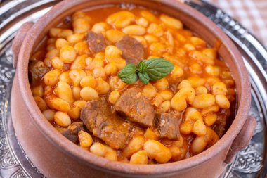 Türk yemekleri; kuru fasulye (kuru fasulye))