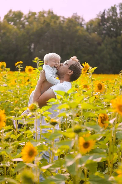 Happy Fatherhood Sunflower Field Son Father Glasses — Stock Fotó