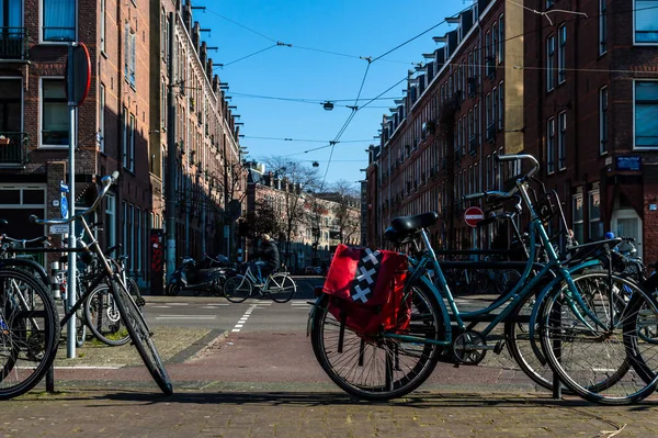 Amsterdam Nederländerna Mars 2022 Bild Cykel Med Panniers Med Amsterdam — Stockfoto