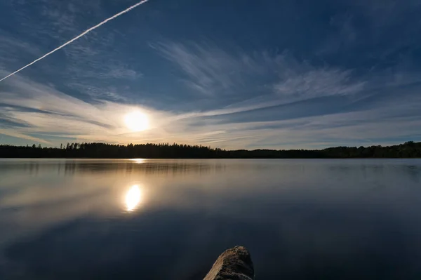 Belo Pôr Sol Refletido Lago — Fotografia de Stock