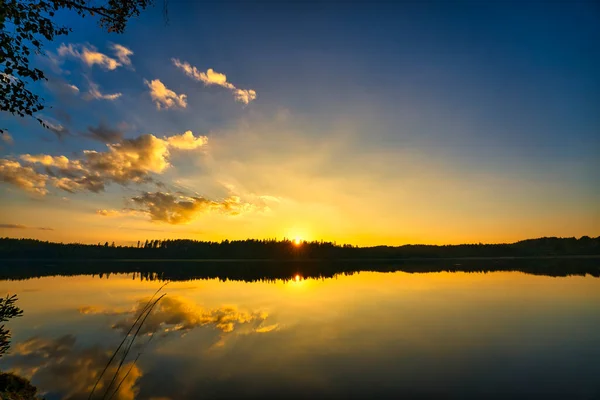 Uma Bela Atmosfera Pôr Sol Lago — Fotografia de Stock