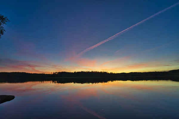 Uma Bela Atmosfera Pôr Sol Lago — Fotografia de Stock