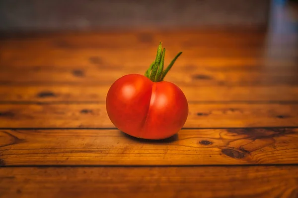 Heart Butt Shaped Red Tomato Wooden Background — Foto Stock