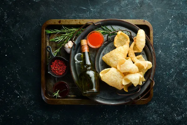 Salty Snacks Beer Top View Black Background — Stock Photo, Image