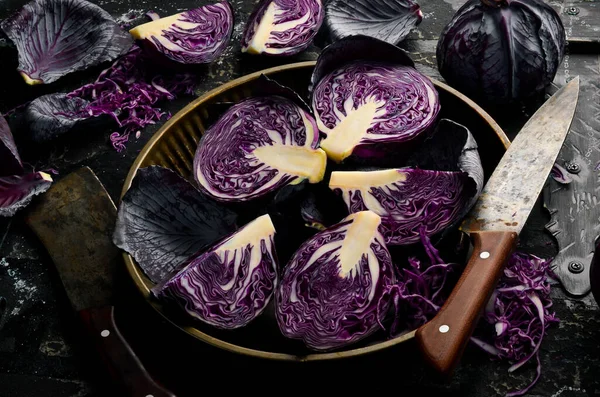 Autumn Vegetables Fresh Sliced Purple Cabbage Metal Tray Black Stone — Stock Photo, Image