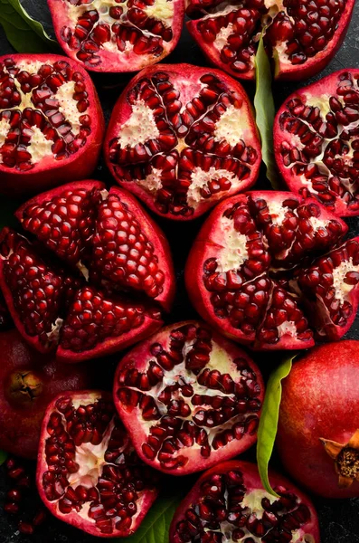 Juicy Red Pomegranate Macro Photo Top View — Stock Photo, Image