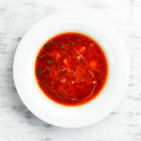 Borschsoep Bietwortelsoep Met Zure Room Oekraïense Traditionele Keuken Een Witte — Stockfoto