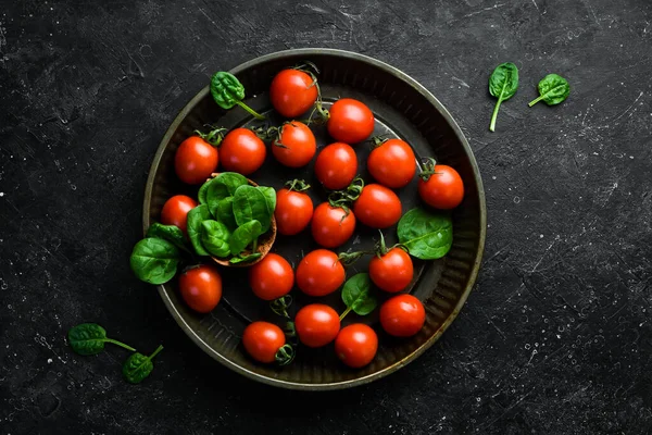 Świeże Pomidory Wiśniowe Widok Góry Kamiennym Tle — Zdjęcie stockowe