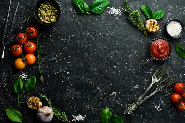 Black Stone Cooking Background Fresh Vegetables Spices Stone Table Top — Stock Photo, Image