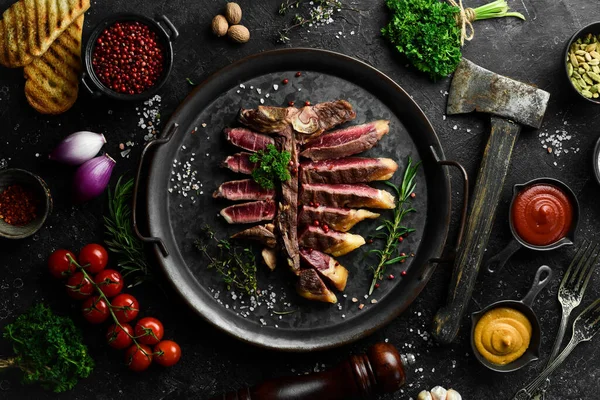 Darabolt Szaftos Bélszín Steak Vagy Bone Steak Szárazon Érlelt Marhahús — Stock Fotó