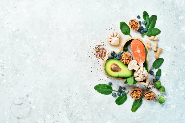 Voedingsmiddelen Goed Voor Het Hart Noten Zalm Avocado Spinazie Champignons — Stockfoto