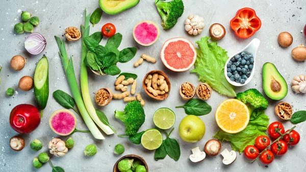 Vegetariska Ingredienser För Matlagning Färska Grönsaker Frukt Nötter Svamp Och — Stockfoto
