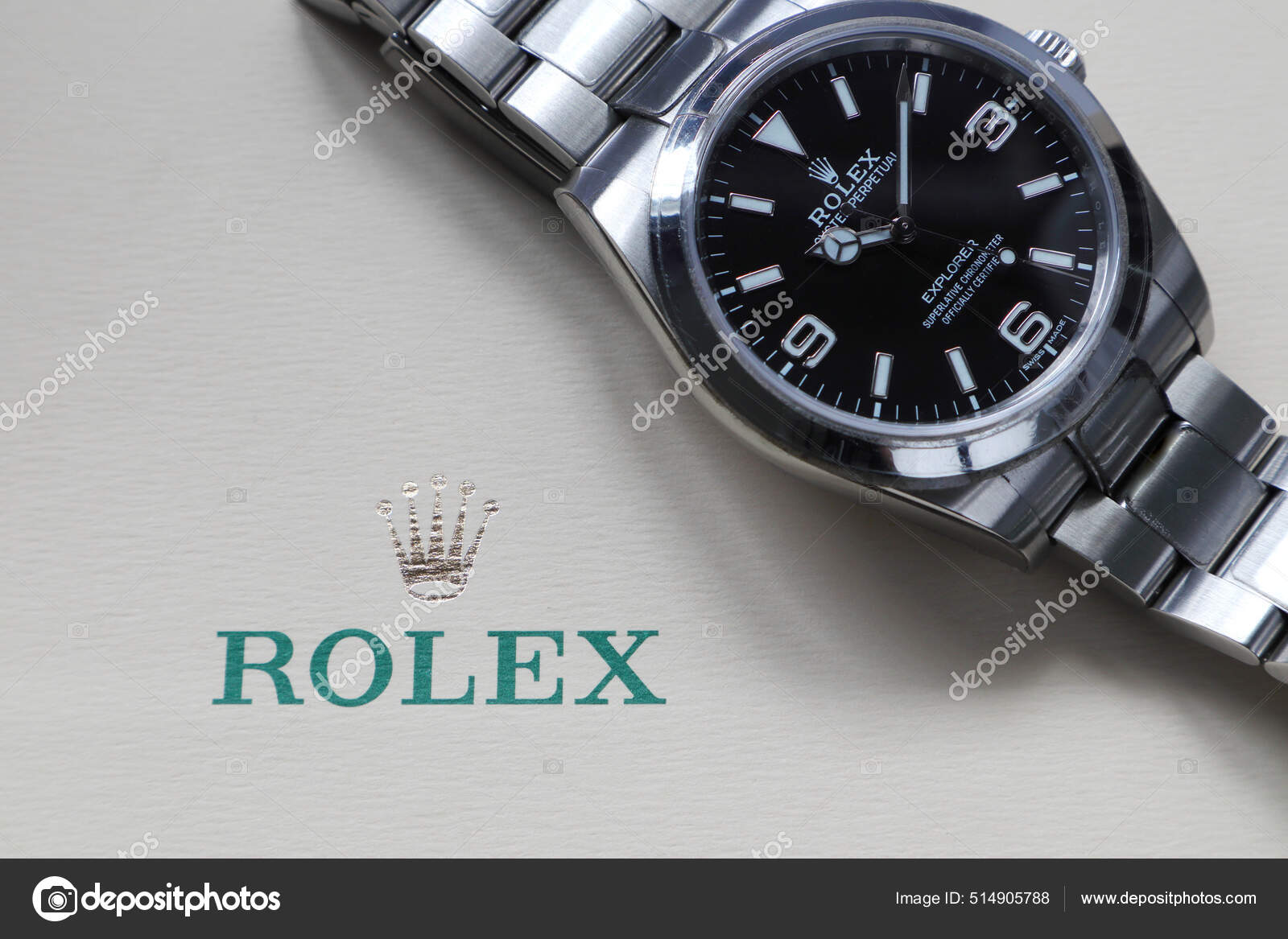 Modelo Relógio Pulso Rolex Ostra Explorador Perpétuo Que Exibo Fundo — Foto  editorial © halocraft #514905788, image size:1600x1167