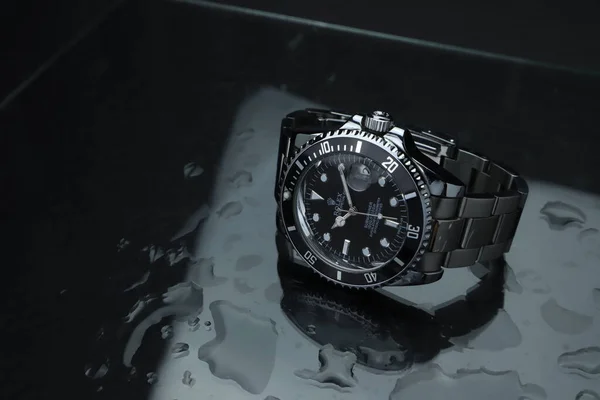 Rolex Klasik Kol Saati Seramik Model Siyah Istiridye Daimi Denizaltı — Stok fotoğraf