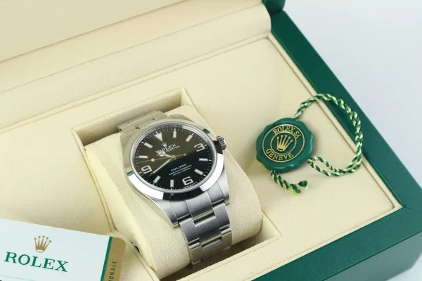롤렉스 빈티지 손목시계 탐험가나는 라이센스 롤렉스 패키지 상자의 상자와 롤렉스 — 스톡 사진