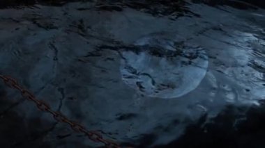 Kara Su 4K döngüsünde Dolunay yansıması, suyun yüzeyindeki dolunayın yansımasıyla hareket eden karanlık suları içerir.