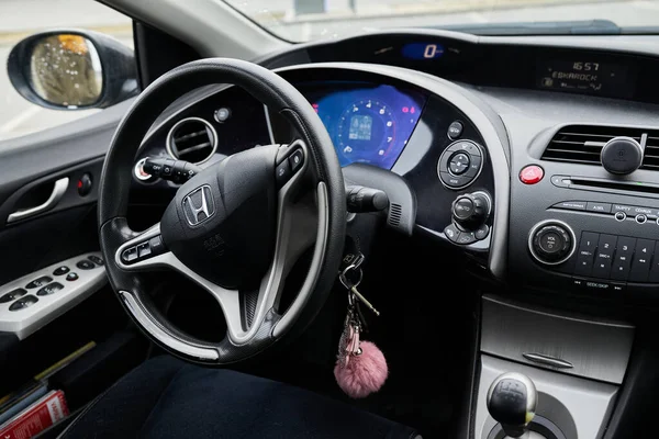 siyah honda civic 8 nesil iç ve direksiyon