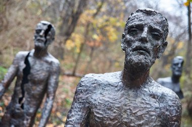 Komünizmin şehitleri için sanatsal ve soyut bir anıt