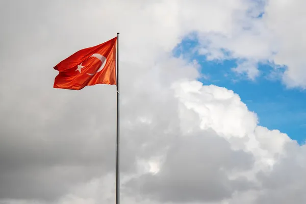 Waving Flag Turkey Flagpole Blue Sky Storm Clouds — Stock Photo, Image