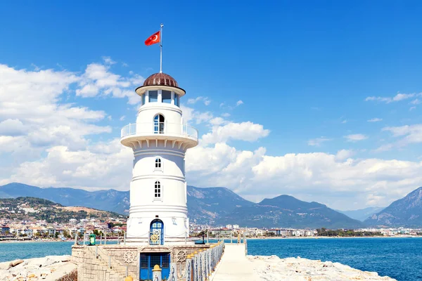 Vit Fyr Med Turkisk Flagga Alanya Turkiet Panoramautsikt Över Staden — Stockfoto