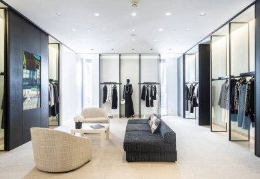 Kyiv, Ukrayna, 28 Temmuz 2018. Chanel Butik 'in içi - lüks moda galerisi. Satış Salonu Sergisi.