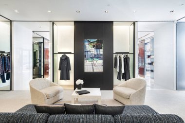 Kyiv, Ukrayna, 28 Temmuz 2018. Chanel Butik 'in içi - lüks moda galerisi. Satış Salonu Sergisi.