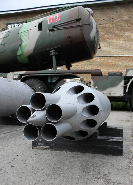 Russische Mothballed Aircraft Rocket Launchers Militaire Basis — Stockfoto