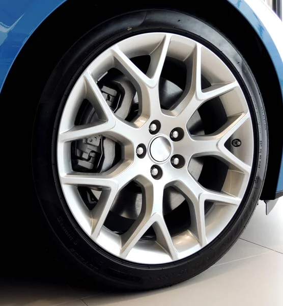 Ultralight Alloy Wheel Mounted Sports Car Closeup Stock Photo — Stock Photo, Image