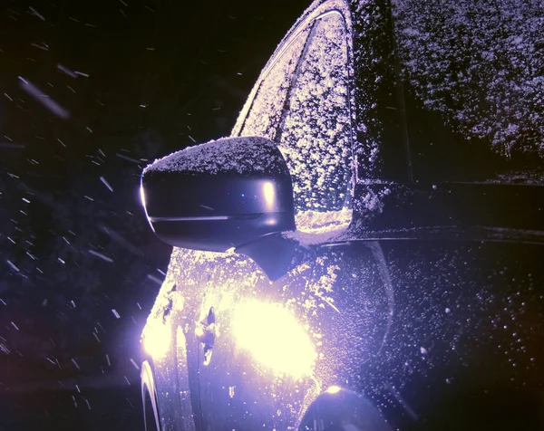 Neve Cobre Espelhos Janelas Carro Durante Uma Forte Queda Neve — Fotografia de Stock