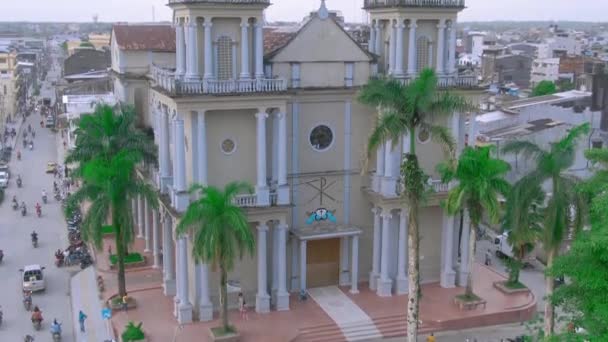 Toma Aerea Catedral Catolica Quibdo Choco Con Arboles Rededor — Stockvideo
