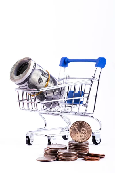 Amerikai Pénz Egy Miniatűr Szimbolikus Bevásárlókocsi Szupermarketből — Stock Fotó