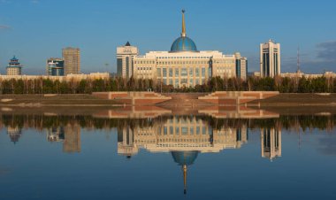 İlkbahar sabahı Astana 'da bulunan Kazakistan Devlet Başkanı Ak Onda' nın evi.
