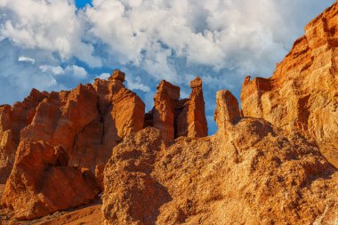 Kazak nehri Charyn Vadisi 'nde doğa tarafından yaratılan inanılmaz şatolar.