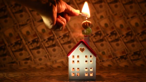 Lilin Dalam Bentuk Dolar Simbol Miniatur Simbolis Rumah Dan Tagihan — Stok Video