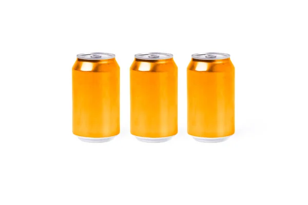Három Narancssárga Alumínium Doboz Fehér Háttérrel Frissítő Ital Koncepciója — Stock Fotó