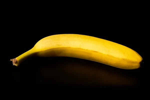 Banana Amarela Sobre Fundo Preto Comida Saudável Vegan Comida Vegetariana — Fotografia de Stock