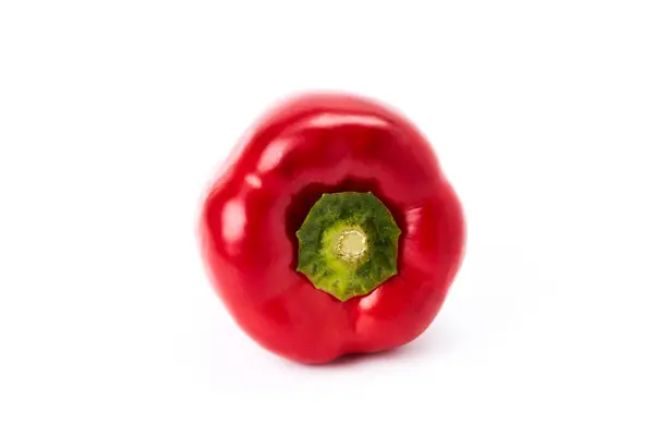 Beyaz Arka Planda Olgun Kırmızı Dolma Biber Vejetaryen Yemeği Ekolojik — Stok fotoğraf