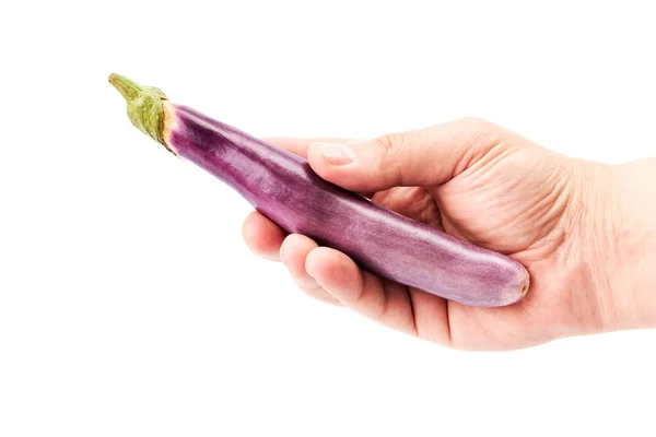 紫のナスを持った男の手 健康食品 — ストック写真