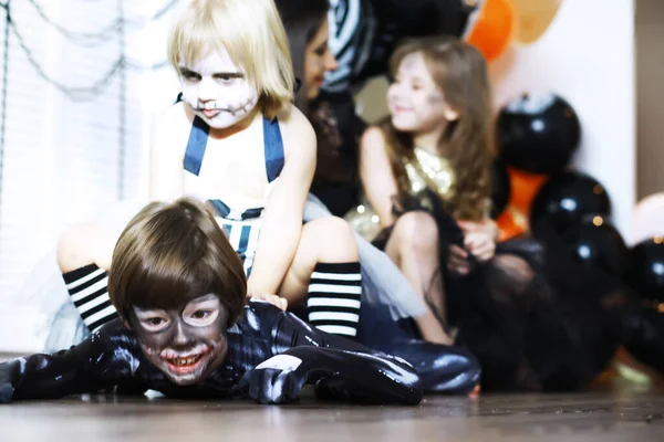 Familia Feliz Con Los Niños Trajes Maquillaje Celebración Hallowee — Foto de Stock