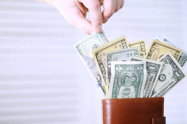 Nakit para büyük bir yığının içinde finans geçmişi olarak. Kağıt paralar kapansın. Üst görünüm