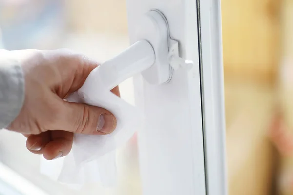 Conceito Limpeza Casa Limpe Poeira Das Superfícies Porta Tratamento Desinfetante — Fotografia de Stock