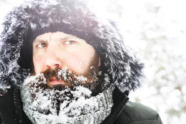 Außenporträt Eines Gutaussehenden Mannes Mantel Und Krawatte Lässige Wintermode — Stockfoto