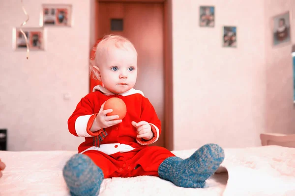 Портрет Маленького Ребенка Голубыми Глазами Кабаке — стоковое фото