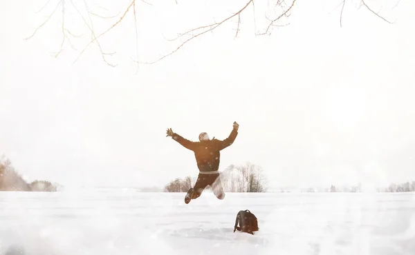 Man Walk Winter Landscape Tourist Winter Journey — Stock Photo, Image