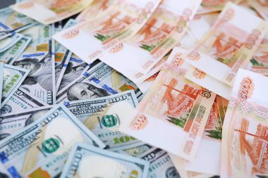 Nakit para büyük bir yığının içinde finans geçmişi olarak. Kağıt paralar kapansın. Üst görünüm