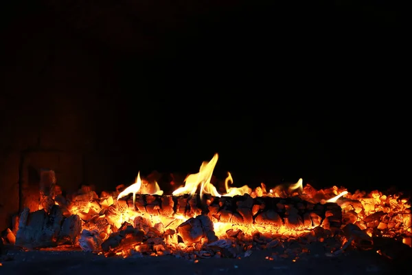Chispas Rojas Ardientes Vuelan Del Gran Fuego Hermoso Fondo Abstracto — Foto de Stock